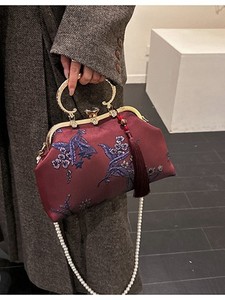 2026新款畅销几何时尚女士中式贝壳珍珠单肩斜挎女包 - Product Image 3