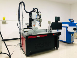 Machine de soudage au laser à fibre 5 axes 1500w 200w Soudeuse au laser Pièces en <span class=keywords><strong>fonte</strong></span> de métal Machine de soudage au laser à fibre <span class=keywords><strong>Prix</strong></span> - Product Image 5