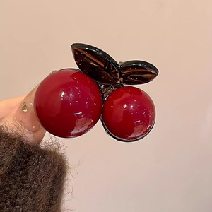 Nouvelle pince à cheveux rouge en strass cerise pour femme, collection 2026, pince à frange mignonne style princesse - Product Image 2