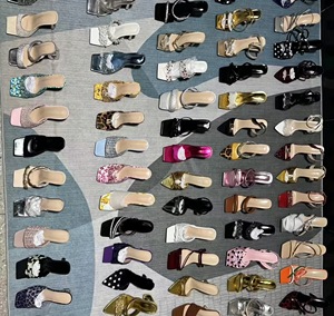 Sandales <span class=keywords><strong>à</strong></span> talons hauts carrés pour femmes, modèles variés, nouvelle collection 2025, <span class=keywords><strong>mules</strong></span> élégantes pour les fêtes et le quotidien, vente en gros - Product Image 1