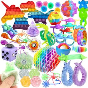 Juguetes al por mayor: Set de juguetes antiestrés de plástico para niños y adultos - Anillos deslizantes, cubos, silenciosos, con logo personalizado, diseño de gusano, para aliviar el estrés - Product Image 6