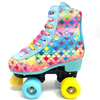 Yijiu ABEC-7 vente chaude en Chine fait des patins à roulettes à 4 roues avec des chaussures de patins à roulettes clignotantes à base PP