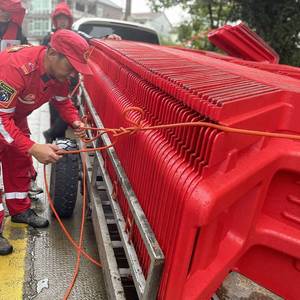 Barriera antiallagamento portatile di qualità superiore con barriera antiallagamento a forma di barriera per le emergenze barriera contro le inondazioni barriera - Product Image 6