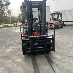 Montacargas Usado HELI CPD35 <span class=keywords><strong>de</strong></span> 3.5 Toneladas, Usado en Japón, Motor Isuzu C240, Combustible <span class=keywords><strong>de</strong></span> <span class=keywords><strong>Segunda</strong></span> <span class=keywords><strong>Mano</strong></span>, 3500 kg, Transmisión Manual con Clip Plano - Product Image 3