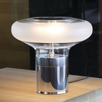Post-Moderne Minimaliste Designer Chrome Étude Décoration Personnalisé Verre Lampe De Bureau Salon Modèle Chambre Chevet Moderne