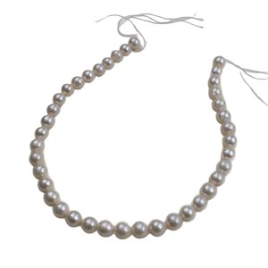 Collier de perles d'eau douce naturelles Edison 10-11 mm rondes haut de gamme blanches semi-finies avec une forte luminosité et de légères imperfections - Product Image 5