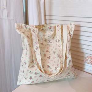 Sac fourre-tout en toile de haute qualité de la marque RY avec motif de lettres, logo personnalisé, bandoulière et poche intérieure - Product Image 1