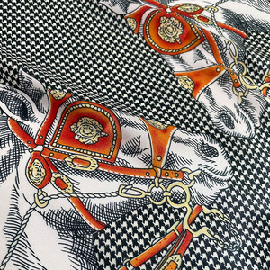 大きな正方形のスカーフ女性用馬プリントシルクサテンスカーフ高級ブランドデザインハンカチ90x90cmバンダナマレーシアヘッドスカーフ - Product Image 6