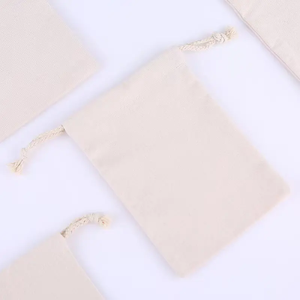 Sac en toile de coton bio écologique avec cordon de serrage, petit format, personnalisable avec logo, pour cadeaux promotionnels en gros - Product Image 6