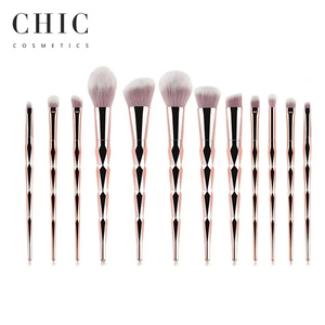 2024 nouveau professionnel 12 pièces or <span class=keywords><strong>maquillage</strong></span> pinceau ensemble longue poignée synthétique doux beauté cosmétique <span class=keywords><strong>meilleur</strong></span> haute qualité <span class=keywords><strong>maquillage</strong></span> et outils - Product Image 1