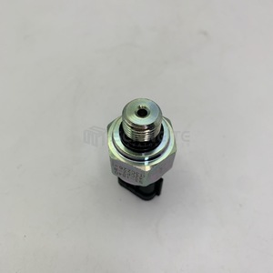 Sensor de Baja Presión para Excavadora 7861-93-1840 con Montaje Roscado para PC200 PC220 PC240 PC360 8 - Product Image 5