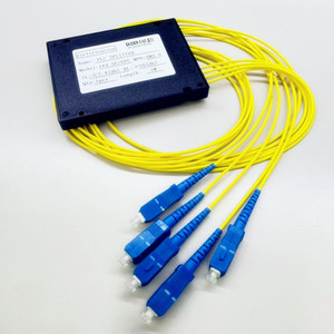 ตัวแยกไฟเบอร์ออปติกแบบ Single-mode 1310/1550nm 1*4 SC/UPC G657A พร้อมสายออปติก SC ขายดี - Product Image 1