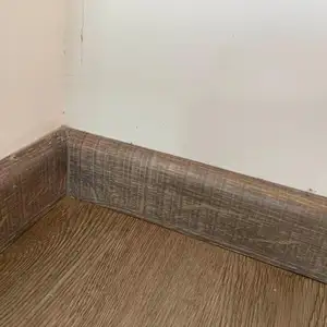 Pvc Skirting/papan cetakan lantai tahan air Non-slip vinil lantai Modern Cina untuk Pvc karet ubin lantai dalam ruangan 5 tahun