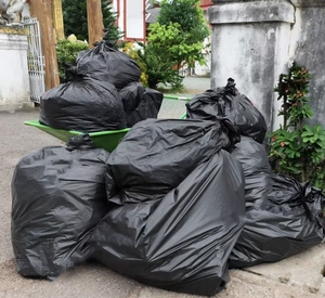 Factory Selling HDPE 40-45 Gallon Contractor Cross Tie 3.0 Mil Heavy Duty Leakproof Eco-Friendly Customizable Garbage Bags - Product Image 5