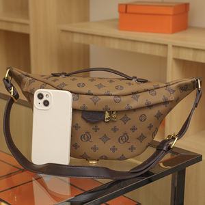 Bolso de Hombro de Alta Calidad para Mujer, Material PU, Diseño Geométrico, Cierre de Cremallera y Detalles de Remaches Antirrobo y portátil para uso diario. - Product Image 4