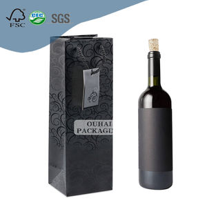 Bolsas <span class=keywords><strong>de</strong></span> papel negro con logotipo <span class=keywords><strong>de</strong></span> acabado <span class=keywords><strong>de</strong></span> estampado <span class=keywords><strong>de</strong></span> papel <span class=keywords><strong>de</strong></span> aluminio <span class=keywords><strong>de</strong></span> lujo, bolsa <span class=keywords><strong>de</strong></span> embalaje <span class=keywords><strong>de</strong></span> vino con etiqueta colgante y mango trenzado <span class=keywords><strong>de</strong></span> Pp para botella <span class=keywords><strong>de</strong></span> whisky - Product Image 4