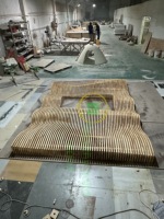 Vente en gros de panneau mural ondulé en bois sculpté 3D personnalisé pour villas