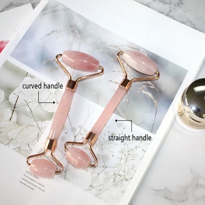 Set de Rodillo de Cuarzo Rosa y Gua Sha con Logotipo Personalizado, Rodillo de Jade <span class=keywords><strong>Natural</strong></span> Antienvejecimiento, Masajeador Facial con Tabla de Guasha - Product Image 3