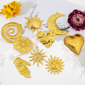 Pendentif Cœur Soleil Lune en Acier Inoxydable Plaqué Or 18K, Breloque DIY pour Bijoux, Accessoire de Mode Unisexe - Product Image 1