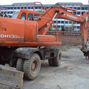 Excavatrice sur pneus Doosan DH130w d'occasion de haute qualité peu coûteuse avec pompe à moteur central et composants PLC Type de déplacement sur chenilles - Product Image 1