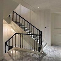 Modernes Luxus-Aluminium-Treppengeländer Mattschwarzes Aluminium-Balustrade Treppenhandlauf für Villa Innentreppe Individuelle Farbe