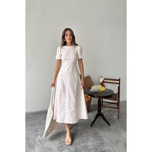 Robe en satin à imprimé numérique rose en gros, style élégant pour les fêtes, col halter, logo personnalisé, taille XS, taille unique pour femmes - Product Image 5