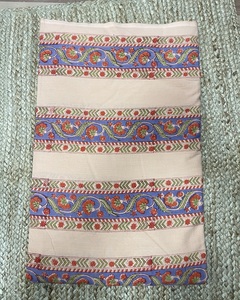 Tissu indien imprimé à la main 100% coton, doux et naturel, vendu au mètre, idéal pour les robes féminines. - Product Image 1