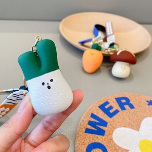 Porte-clés en peluche mignon en forme de légumes, design de dessin animé, piment, ail, oignon vert, cadeau pour enfants - Product Image 3
