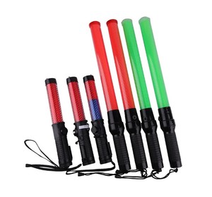 Bastón de Señalización de Tráfico LED de 54 cm, Bastón de Luz LED Rojo, Azul y Verde, Varita de Tráfico - Product Image 1