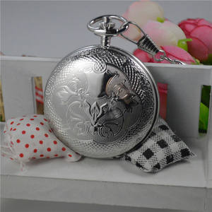 Montre de poche vintage en gros, grande, dorée et argentée, avec bracelet en alliage, style bouclier, rétro, à quartz, à ouverture rabattable, cadeau, vente chaude - Product Image 2