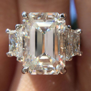 Anello Elegante a Forma Quadrata Stile Matrimoniale per Donne - Product Image 2