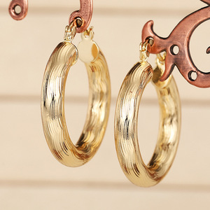 Orecchini a polsino in metallo da donna, ispirati allo stile regale, gioielli di moda - Product Image 3