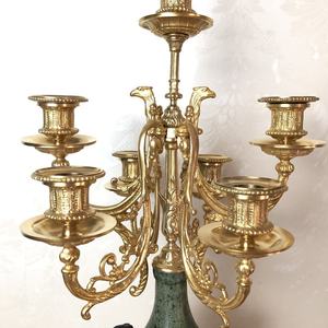 Coppia di Candelabri Ornati a 7 Bracci in Bronzo Dorato e Marmo per Arredamento e Collezione - Product Image 6