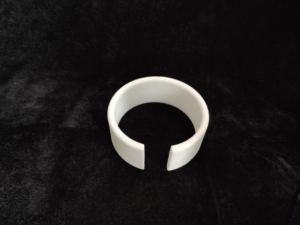 ייקה מתמחה בהתאמה אישית של חלקים מבניים בצורות מיוחדות מקרמיקה אלומינה 75%, 95%, 99% ומטליזציה קרמית. - Product Image 4