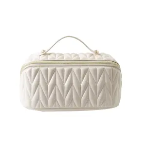 Yumuşak krem beyaz PU deri kozmetik çantası makyaj organizatör düz makyaj çantası makyaj saplı çanta