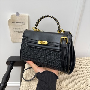 Borsa a Tracolla Piccola Quadrata da Donna con Manico Texturizzato, in PU, Capacità 2-2.9L, Fodera in Poliestere, Dettagli Cuciti - Classica e Versatile - Product Image 1
