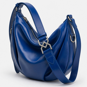 Bolso de Hombro Media Luna para Mujer, de Cuero Azul, Estructurado, con Correa Ajustable y Hebilla Metálica, para Uso Diario - Product Image 2