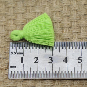 Mini pompons multicolores en coton pur de 3 cm, pointes de pompons, mini pompons courts, brins suspendus, franges faites à la main pour rideaux, bricolage - Product Image 5