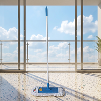 Serpillère plate industrielle pour le dépoussiérage de grandes surfaces, base en toile bleue pivotante à 360°, manche en aluminium pour le nettoyage des entrepôts, des aéroports et des couloirs