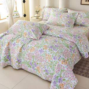 ชุดผ้าห่มไมโครไฟเบอร์ลายดอกไม้สไตล์สีน้ำ ลายใบโคลเวอร์สี่แฉก น้ำหนัก 80 กรัม ผิวสัมผัสนุ่มพิเศษ - Product Image 2