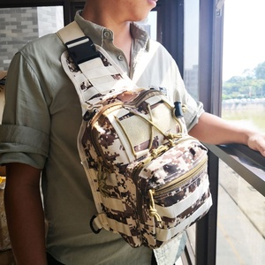 AYPPRO Borsa a Tracolla Tattica Personalizzata in Nylon per <span class=keywords><strong>Uomo</strong></span>, <span class=keywords><strong>Monospalla</strong></span> Mimetica Rossa con Logo Decorativo, Stile Nazionale - Product Image 6
