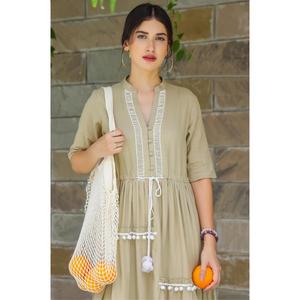 Vestido Maxi Verde de Algodón para Mujer |   Vestido Casual Holgado de Verano |   Vestido Largo con Cuello Mandarín y Detalle de Encaje - Product Image 2