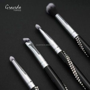 Ensemble de pinceaux à maquillage en forme de S Gracedo, 5 pinceaux + sac de rangement portable, outils cosmétiques pratiques pour les maquilleurs - Product Image 5