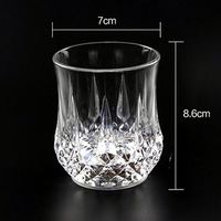 200ml LED Light-Up Luminous Plastic Glass Licor Wine Beer Glass para Pub Bar Fiestas Suministros