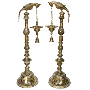 Brass Parrot Hình Brass Handmade Khắc Nhà Pooja Dầu Đèn Trong Antique Kết Thúc Cho Trang Trí Nội Thất