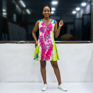 Robe décontractée pour femme en rayonne tissée, coupe trapèze, sans manches, col en V, tie-dye, infroissable, coupe ample, pour l'été et le printemps - Product Image 1