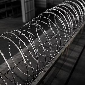 Pagar Kawat Berduri Galvanis Harga Terbaik Anti Panjat dengan Kawat Berduri Silang untuk Keamanan - Product Image 2