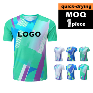 T-shirt de course respirant Slim Fit pour hommes pour les entraînements de gymnastique avec coutures anti-frottement - Product Image 2