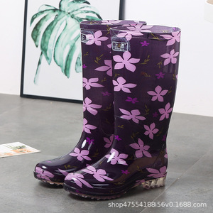 Botas de Lluvia para Mujer con Estampado Floral Morado, Punta Redonda, Parte Superior de PVC Impermeable, Suela de Goma, Entresuela de EVA, Forro Textil, para Todas las Estaciones - Product Image 4