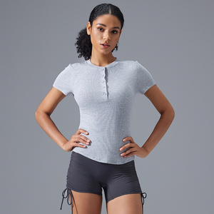 T-shirt a Costine da Donna con Logo Personalizzato, Asciugatura Rapida, Vestibilità Slim, Manica Corta, Dettaglio Bottoni, Top Casual per Uso Quotidiano e Palestra - Product Image 4